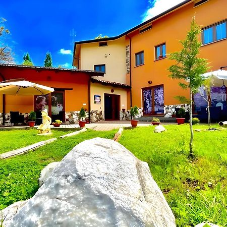 Agriturismo Tre Elle 아크리 외부 사진